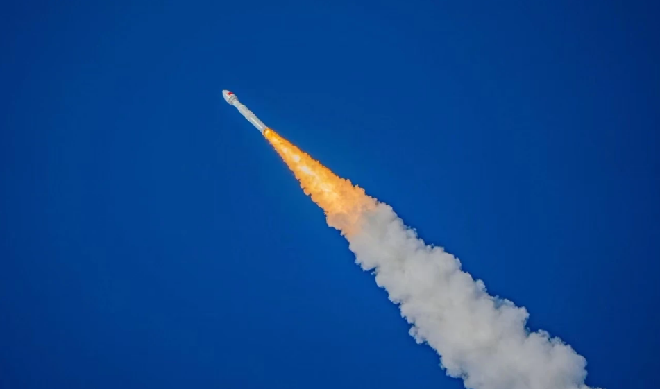 又双叒发卫星，欧美色情片
信息欧美色情片参与研制！